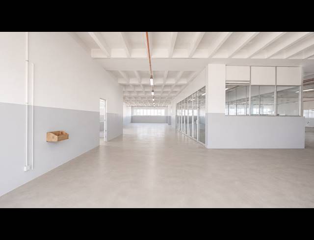 1,500M² BUILDING TO LET IN STAMFORD HILL
